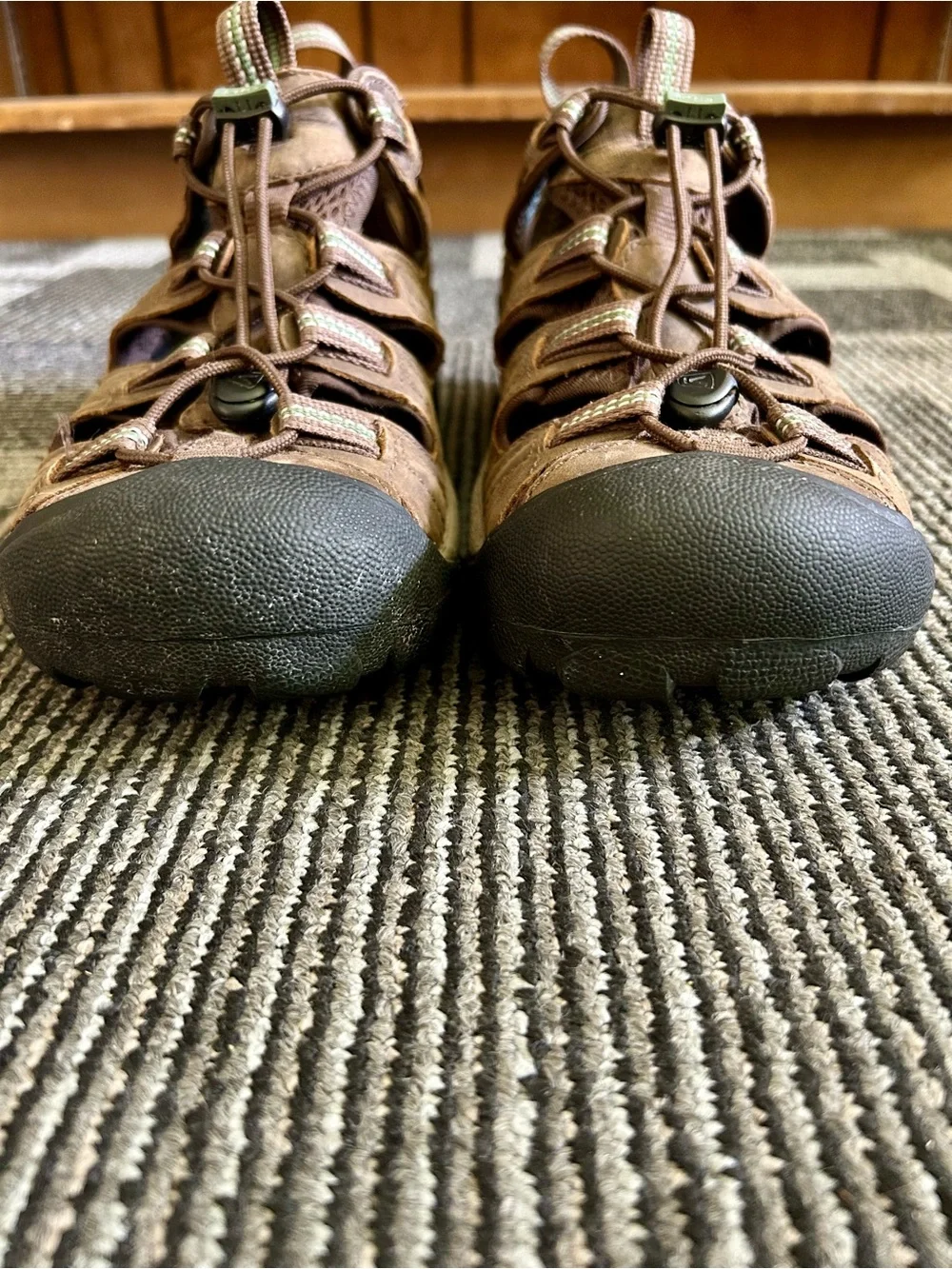 KEEN Men's Brown Leather Arroyo II Waterproof Hiking Sandals, size 8.5 41